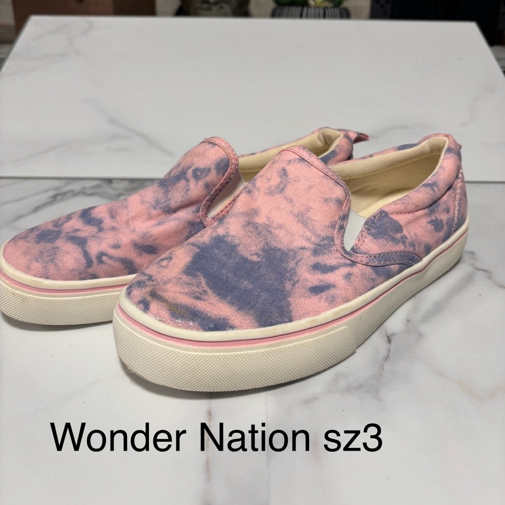 Casual shoes